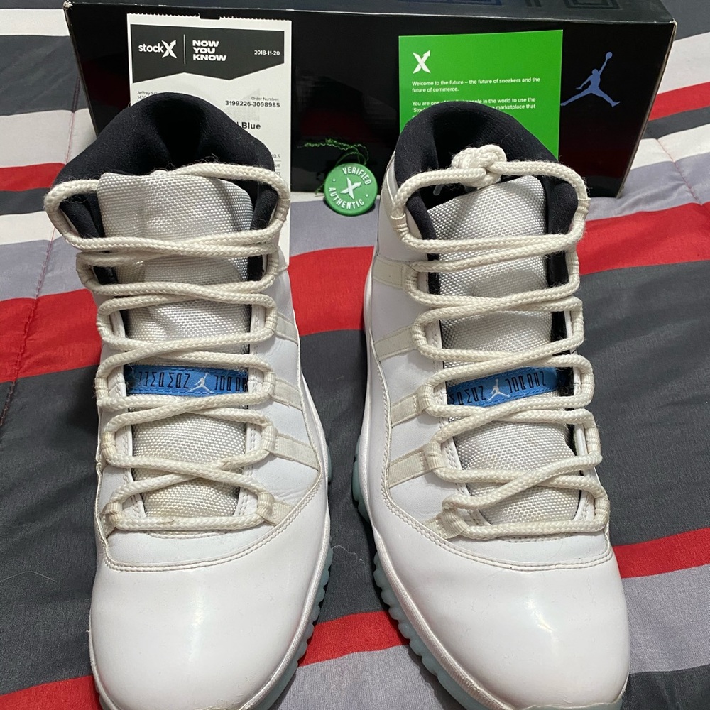 Jordan 11 Legend Blue